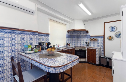 Ponta Delgada Apartment | Apartment 'Casa Do Largo - Acores' with Wi-Fi and Air Conditioning