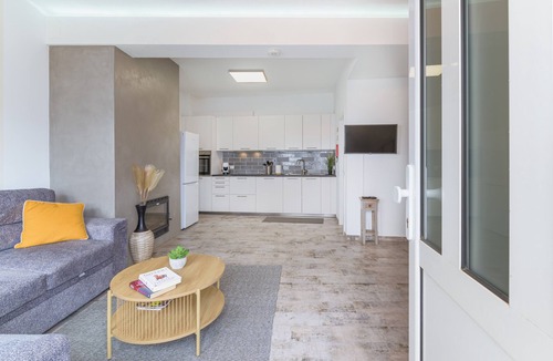 Baiona Apartment | Apartment 'Casa Formosa' with Balcony and Wi-Fi