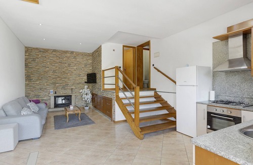 Cova House | Apartment 'Casa Das Pedras' with Lake View, Wi-Fi and Air Conditioning