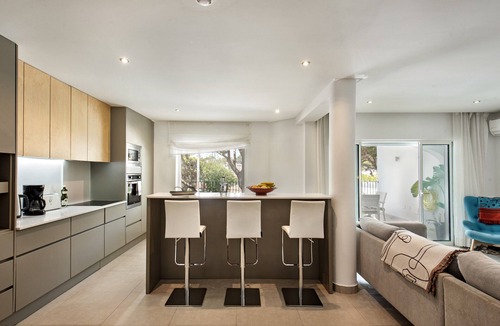 Vale do Lobo Apartment | Apartment 'Florida' with Private Pool, Wi-Fi and Air Conditioning