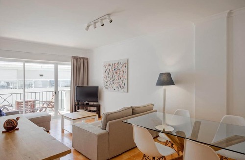 Vila Real Santo Antonio Apartment | Apartment 'Monte Gordo Beach Flat with Balcony' with Balcony, Wi-Fi and Air Conditioning