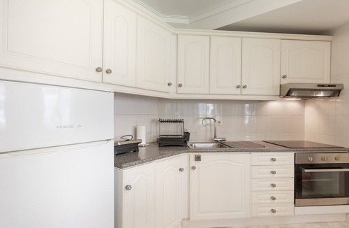 Viana do Castelo Apartment | Apartment 'On Amorosa Beach' with Sea View, Shared Garden and Wi-Fi
