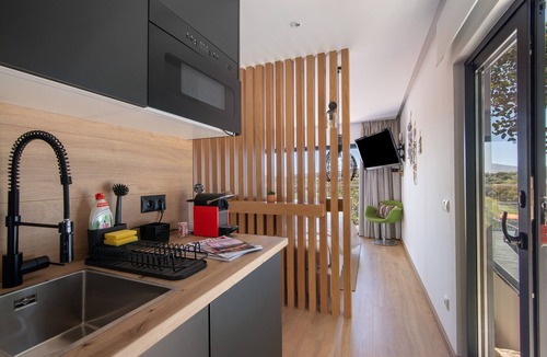 Sao Bras de Alportel Apartment | Apartment 'Tiny House' with Mountain View, Wi-Fi and Air Conditioning
