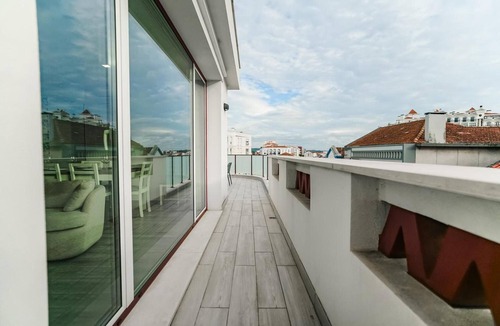 Sao Martinho do Porto Apartment | Apartment 'Casa Dos Terraços Penthouse' with Balcony, Wi-Fi and Air Conditioning