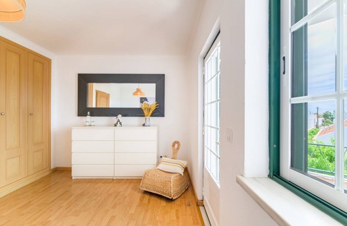 Longueira Apartment | Apartment 'Refúgio da Longueira' with Private Terrace, Balcony and Wi-Fi
