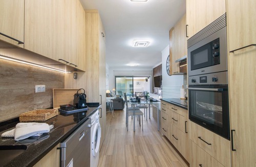 Alfa-Mar Apartment | Apartment 'T2 Reis' with Shared Pool, Wi-Fi, and Air Conditioning