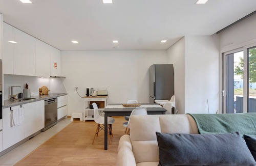Vale de Cambra Apartment | Apartment 'Vale Viver' with Wi-Fi and Air Conditioning