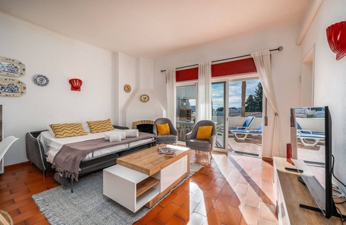 Alporchinhos Apartment | Apartment with Sea View