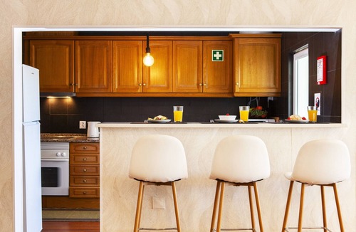 Correeira Apartment | Apartment with tennis & pool in Albufeira