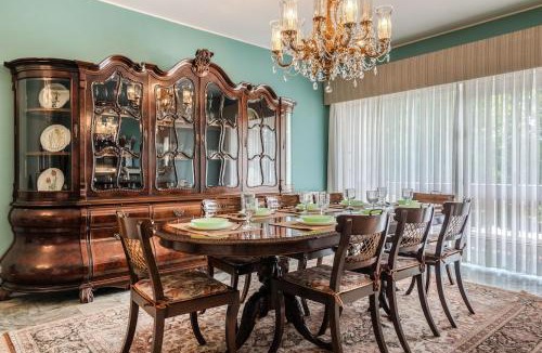 Porto Apartment | Aposentus - Vintage Retreat in Sá Carneiro Plaza
