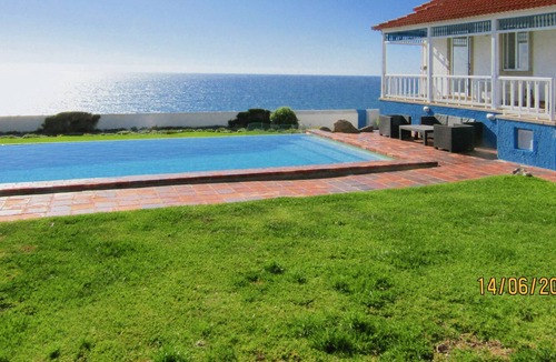 Praia das Macas Villa | Azenhas do Mar - Villa Tamar - oceanfront, private infinity pool, close to beach