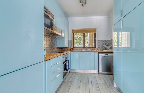 Mato Serrao Apartment | Azula Bright and airy 2 bedroom apartment with pool