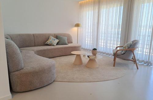 Sao Martinho do Porto Apartment | Beachfront 3bdr apt on Marginal Boulevard