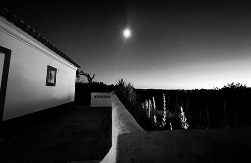 Santiago do Cacem House | Beautiful hilltop 4BR, 3BA, pool & country house near to Porto Covo