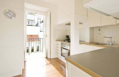 Santos Apartment | Beautiful Renovated Apartment Built Early 1800's In The Embassy Area Of Lisbon