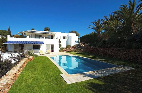 Mato Serrao Villa | Beautiful, well maintained villa, pool and attractive garden, near Carvoeiro.