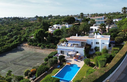 Mato Serrao Villa | Beautiful, well maintained villa, pool and attractive garden, near Carvoeiro.