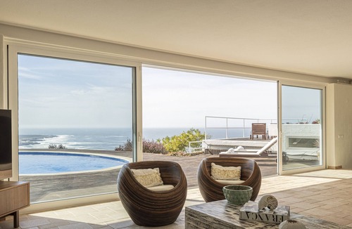 Monserrate Villa | Biscaia Blue Horizon by Clama Retreats