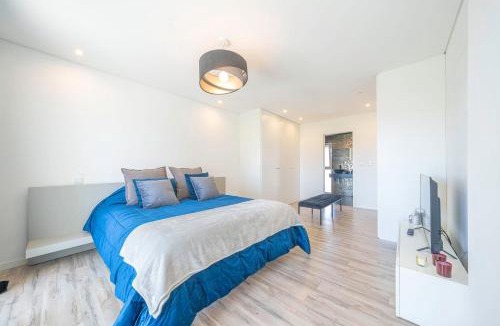 Seixal House | Black Pool House just 10 minutes away from the beach