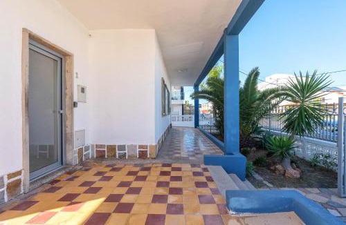 Praia de Faro House | Blife Riamya private rooms