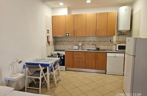 Olhao House | Blife Salinya private rooms at N125