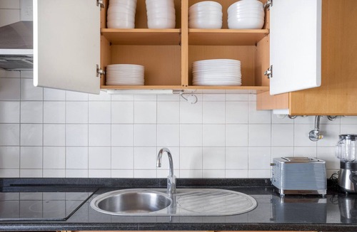 Alcantara Apartment | Blueground | Alcântara, fully furnished