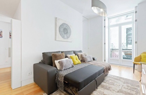 Chiado Apartment | Bright and Spacious 1 Bed Apartment near Baixa
