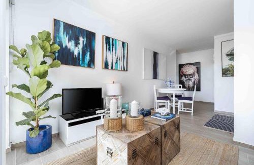 Praia da Rocha Apartment | Bright Apt Marina View Steps to Beach
