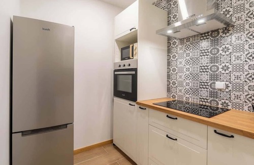 Leixões Apartment | Bright & Spacious Flat in Matosinhos by HostWise