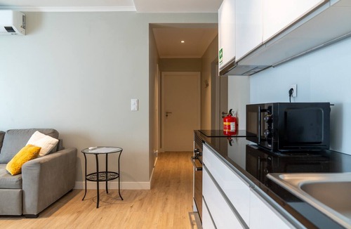 Agua de Pau Apartment | Cantinho da Fonte Apartment with Mountain View, Wi-Fi, and Air Conditioning