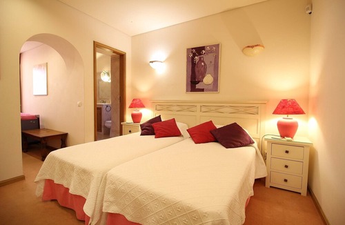 Carvoeiro Villa | Casa Bruella - Walk to beach, Pool, WiFi and BBQ in Carvoeiro