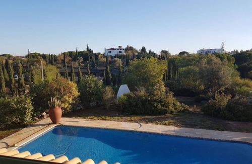 Porches House | Casa Camaleao with garden and pool
