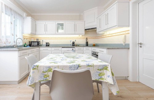 Ribeira Cha House | Casa da Adega - Holiday Home 2 Minutes from the Beach
