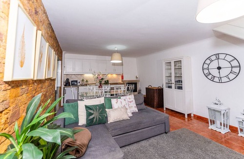 Calheiros Cottage | Casa da Belavista with private pool and garden