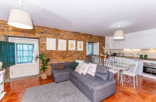 Calheiros Cottage | Casa da Belavista with private pool and garden