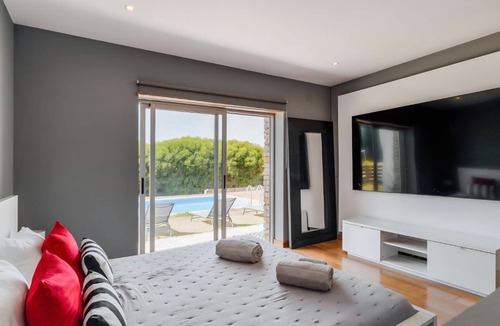 Sintra Cottage | Casa da Vagem: Modern Luxury in Sintra, Private Pool, 9 min from Azenhas do Mar