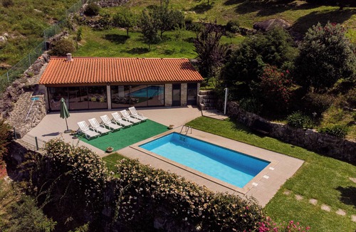 Guilhofrei Cottage | CASA das Leiras. Where silence speaks and calm inspires!