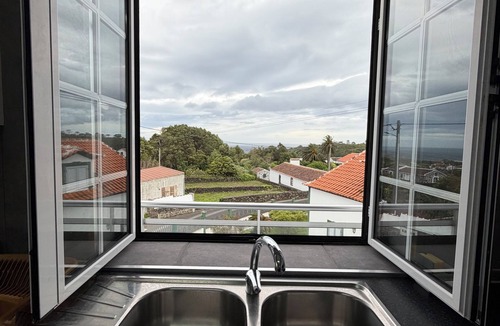 Biscoitos Apartment | Casa do Horizonte - Family-Friendly Apartment with Ocean & Mountain Views