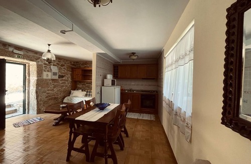 Guarda Apartment | Casa do Moleiro - Quinta do Moinho Apartment with Mountain View, Wi-Fi & Air Conditioning