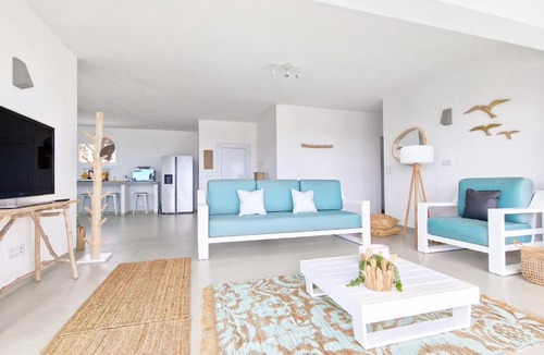 Vila Baleira House | Casa do Pico by Casas dos Lebre
