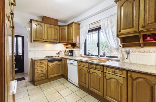 Alporchinhos Villa | Casa Lindinha - Two Bedroom Villa, Sleeps 4