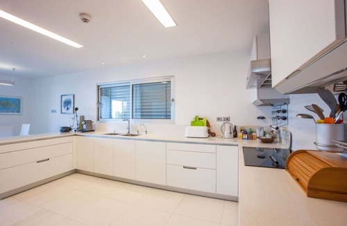 Canico House | Casa Martinhos by LovelyStay