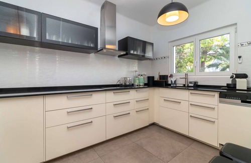 Areias Dos Moinhos House | Casa Moinho – Stylish 2 Bedroom Townhouse with Communal Pool, Carvoeiro
