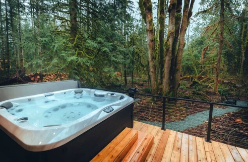 Monroe House | Cedar Hollow - Sauna/Cold Plunge + Hot Tub