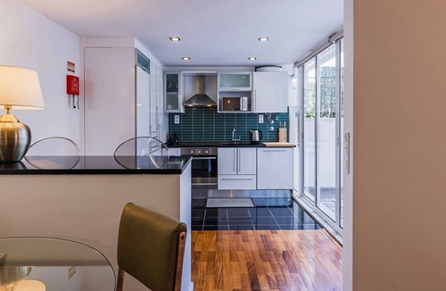 Casal da Ladeira Apartment | Central Sunny Terrace in Entrecampos by LovelyStay