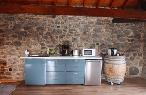 Lamego Ski Chalet | Chalet 'Open Space with Jacuzzi Lamego' – Mountain View, Wi-Fi & Air Conditioning