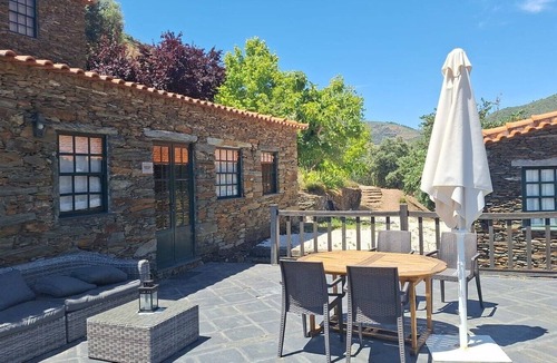 Cotas House | Chalet 'Quinta De S Jose - Turismo Rural' with Wi-Fi and Air Conditioning