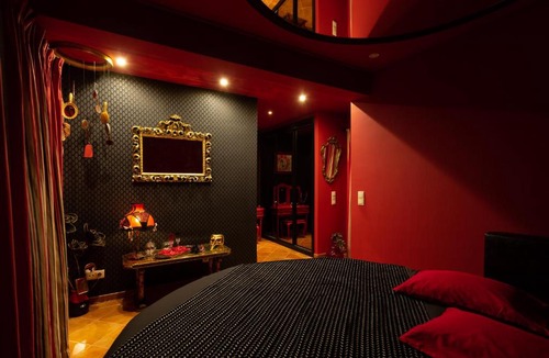 Calhandriz House | Chambre aux Miroirs - Love Room - La Vénus de Lisbonne