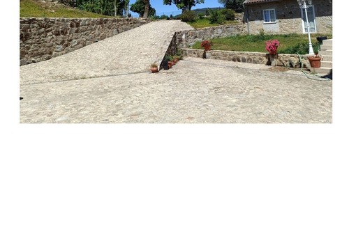Aldreu Apartment | Charming 3-bedroom country house in lovely Aldreu with WiFi, fitness room