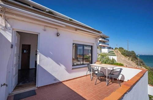 Lagos Apartment | Charming apartment with a terrace right on the beach